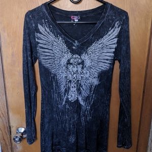 V-neck long sleeve cross tee